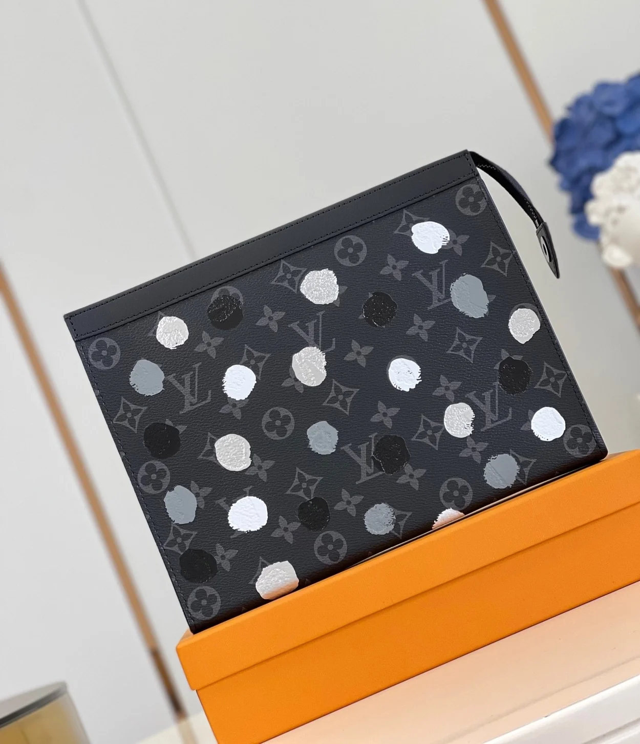 루이비통 x 야요이 쿠사마 포쉐트 보야주 M81934