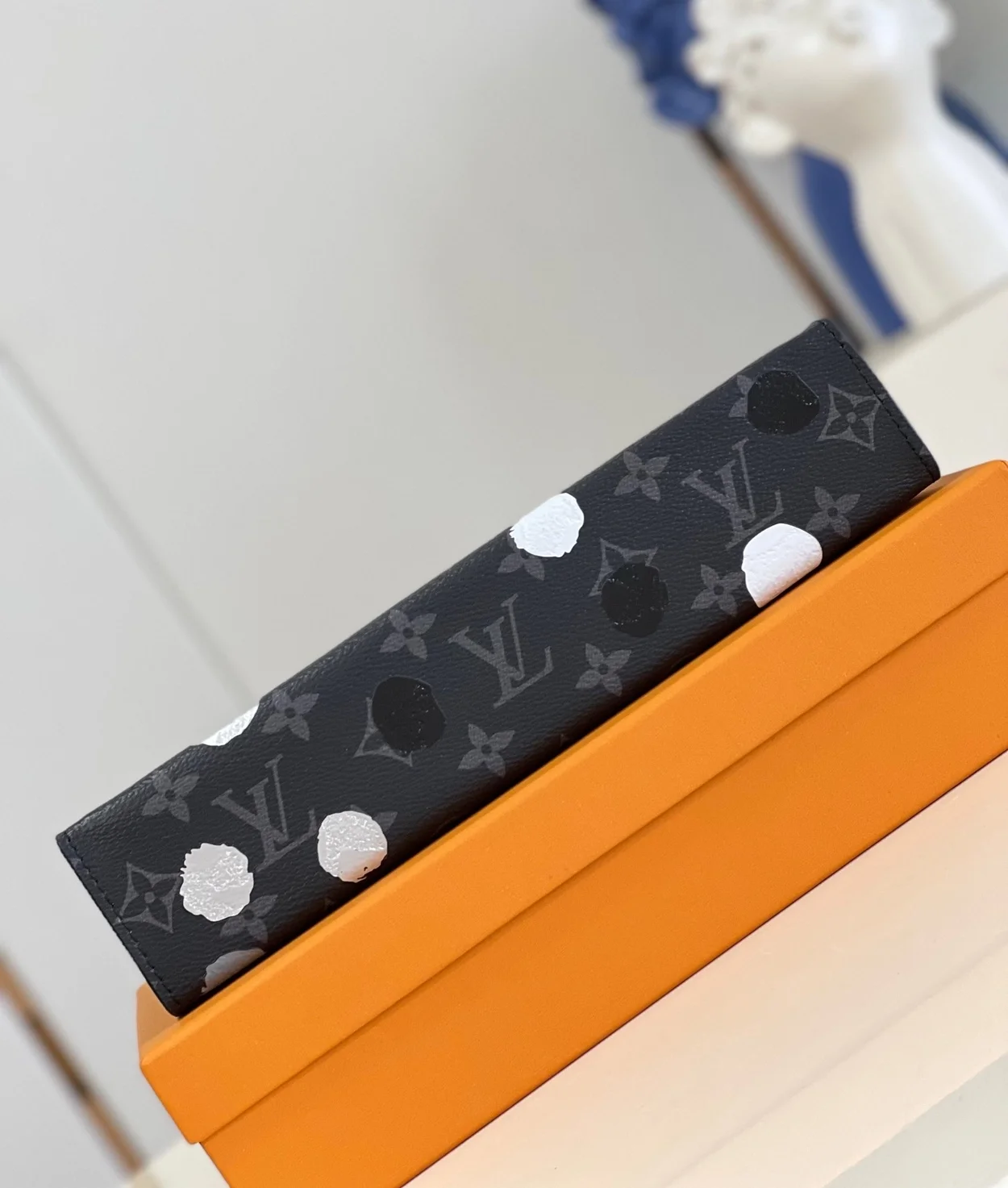 루이비통 x 야요이 쿠사마 포쉐트 보야주 M81934