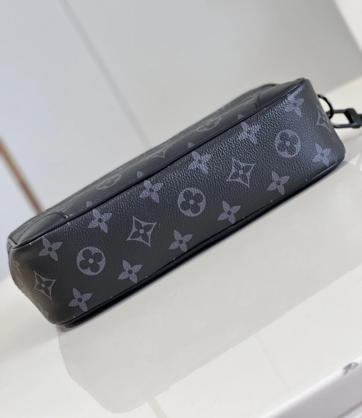 루이비통 포쉐트 카사이 클러치 M82076