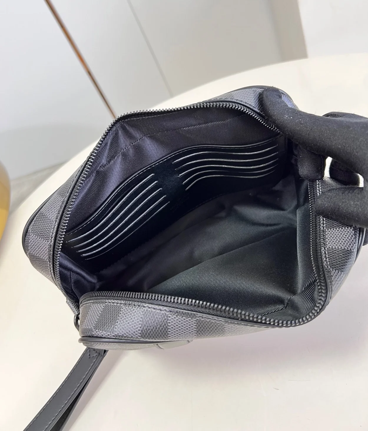 루이비통 포쉐트 카사이 클러치 M60501