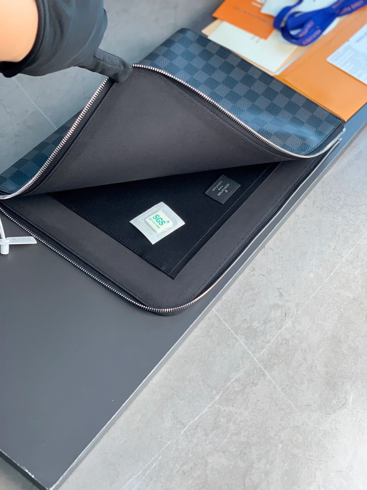 루이비통 다미에 그라파이트 캔버스 주르 GM N64437