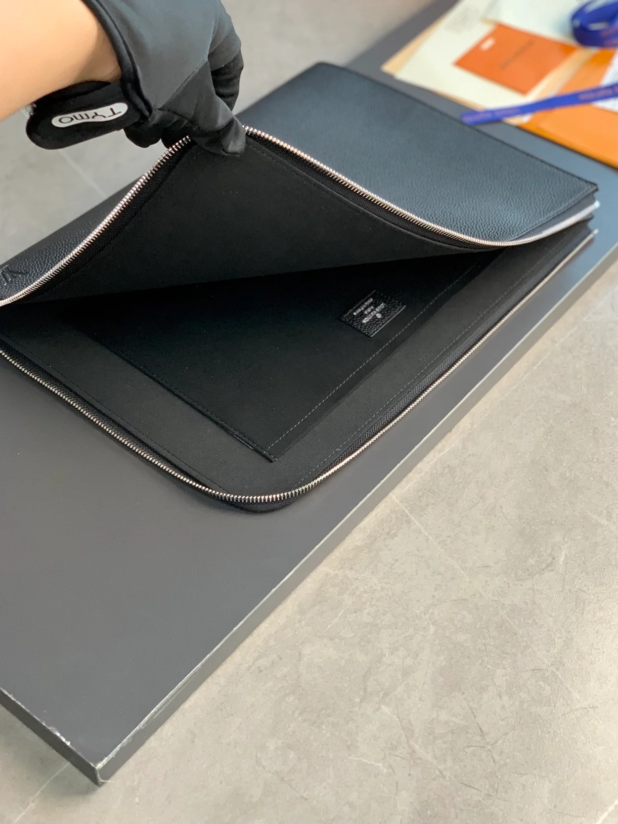 루이비통 포쉐트 주르 클러치 M67768