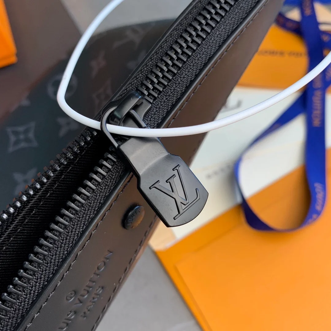 루이비통 포쉐트 To-Go 캔버스 M81569