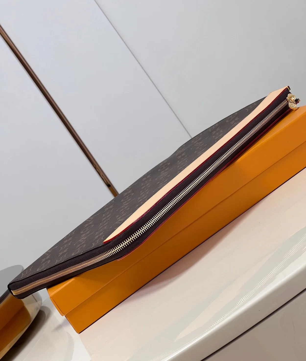 루이비통 포쉐트 주르 클러치 M82540