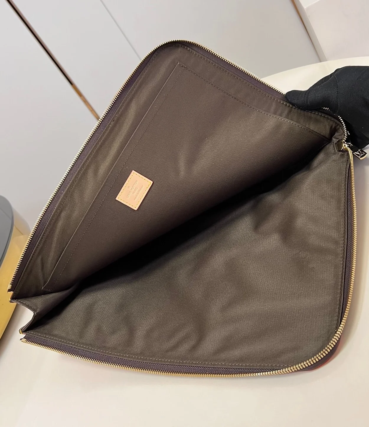 루이비통 포쉐트 주르 클러치 M82540