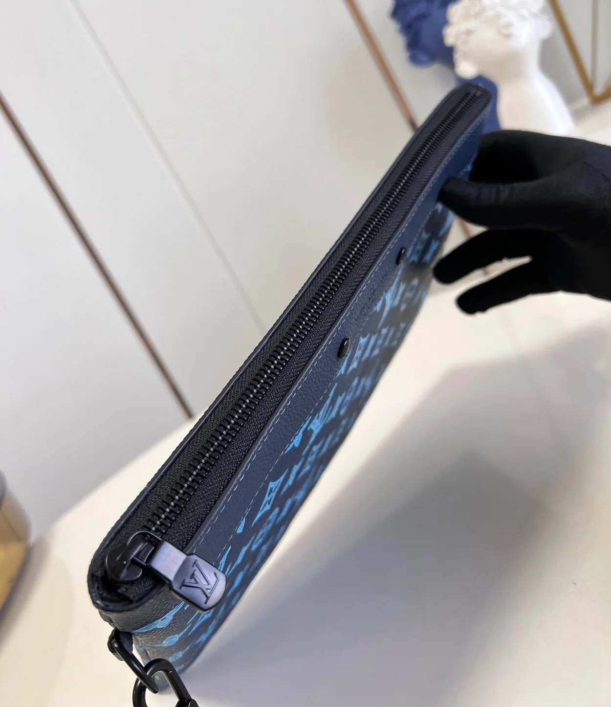 루이비통 포쉐트 To-Go 클러치 M82321