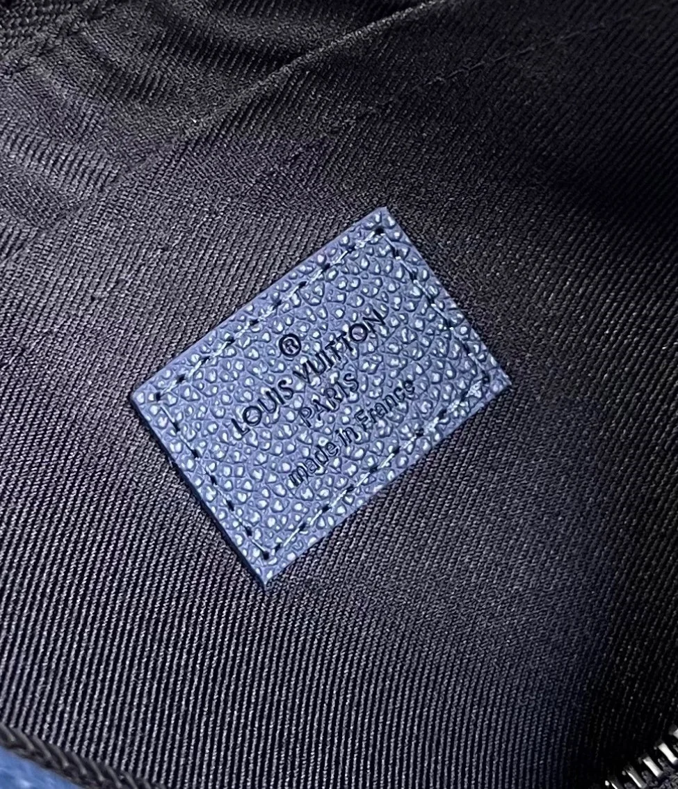 루이비통 포쉐트 To-Go 클러치 M82321