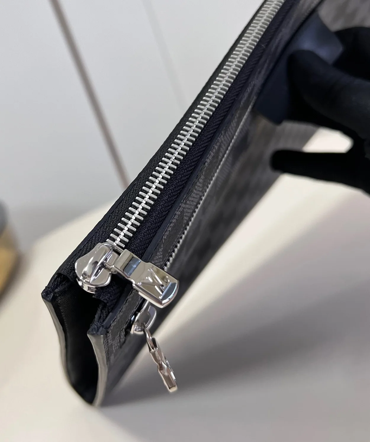 루이비통 포쉐트 24H N40481