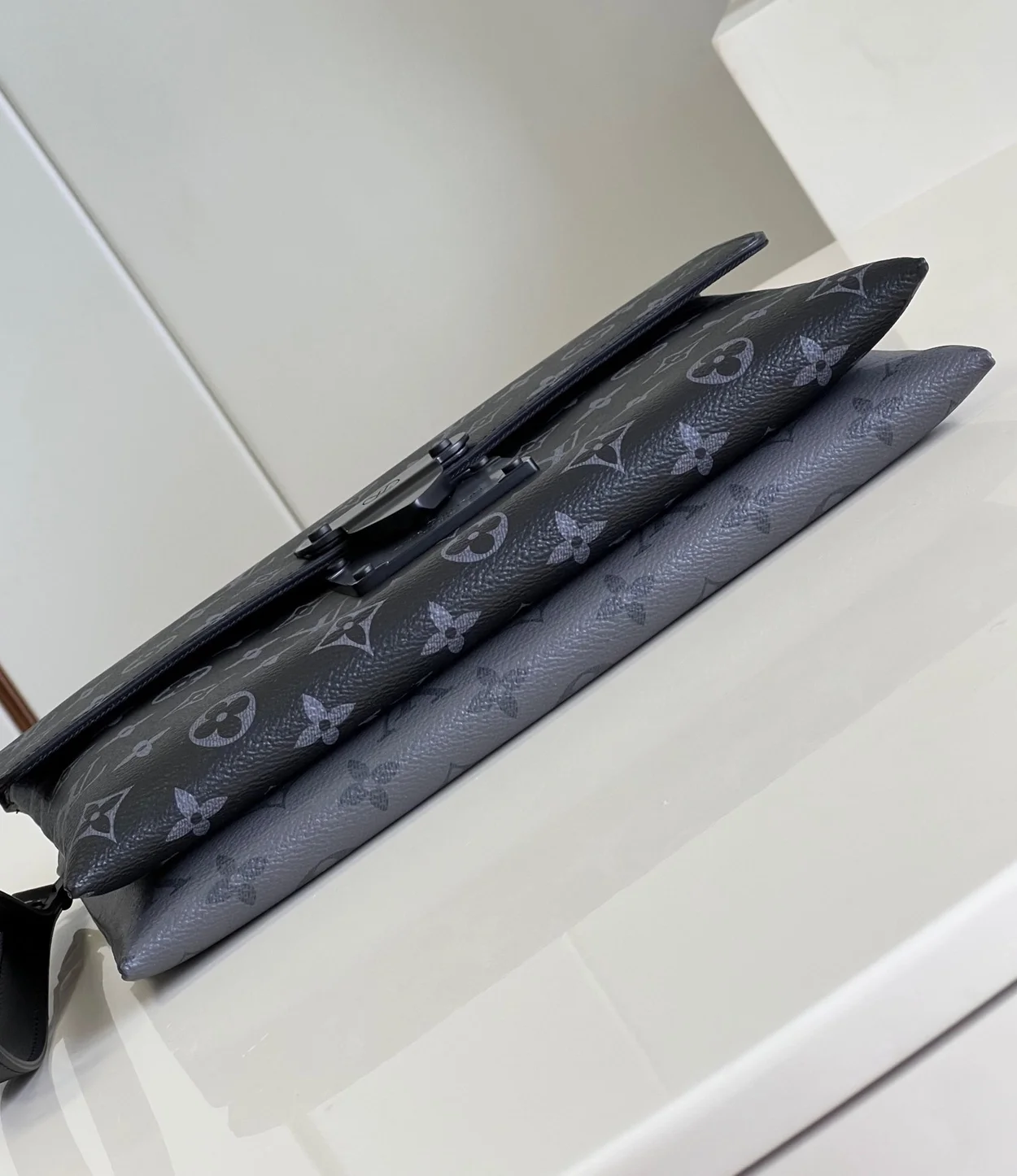 루이비통 포쉐트 S-Lock M82598