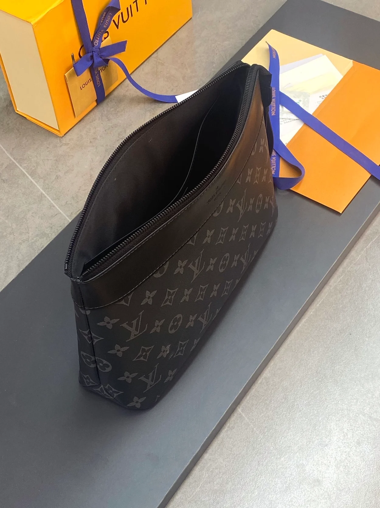 루이비통 포쉐트 보야주 수플 M82543