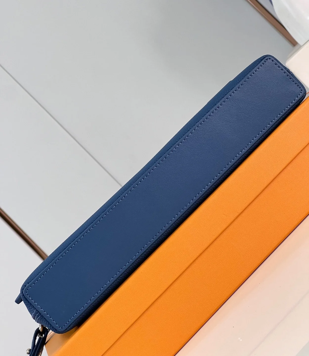 루이비통 테이크오프 파우치 M82813