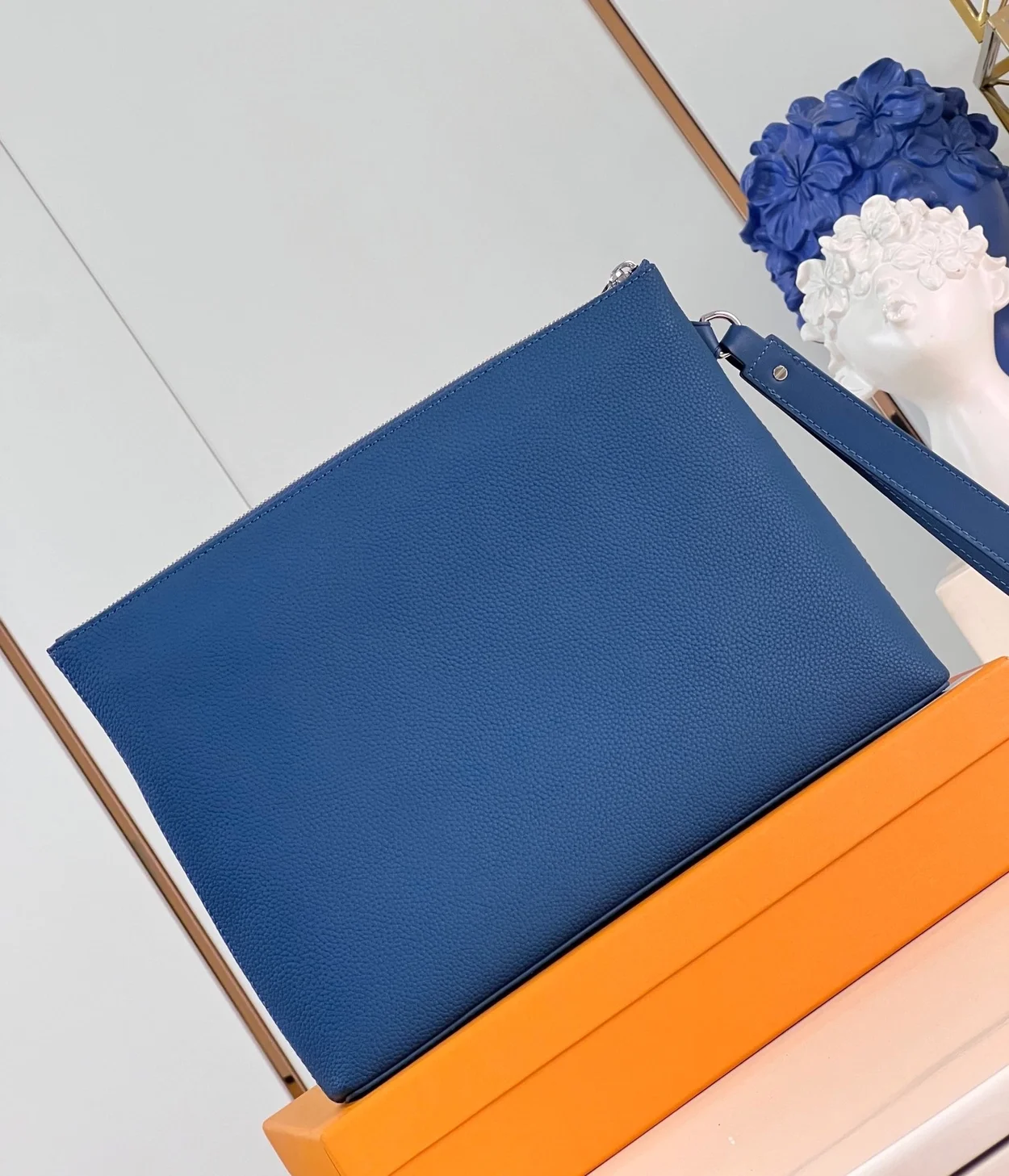 루이비통 테이크오프 파우치 M82813