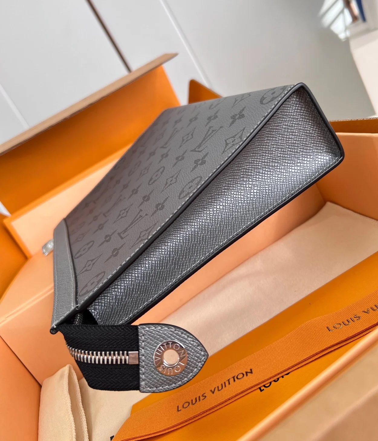 루이비통 포쉐트 보야주 MM 모노그램 캔버스 클러치 M30840