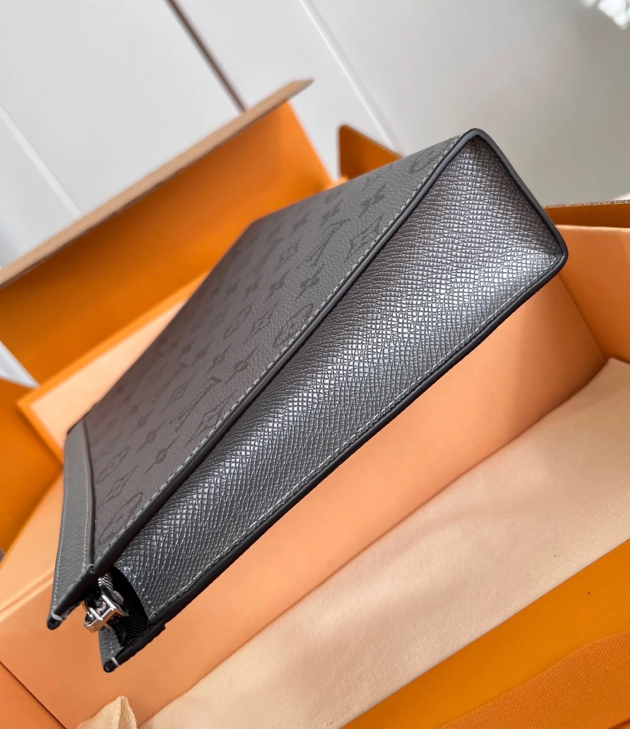 루이비통 포쉐트 보야주 MM 모노그램 캔버스 클러치 M30840