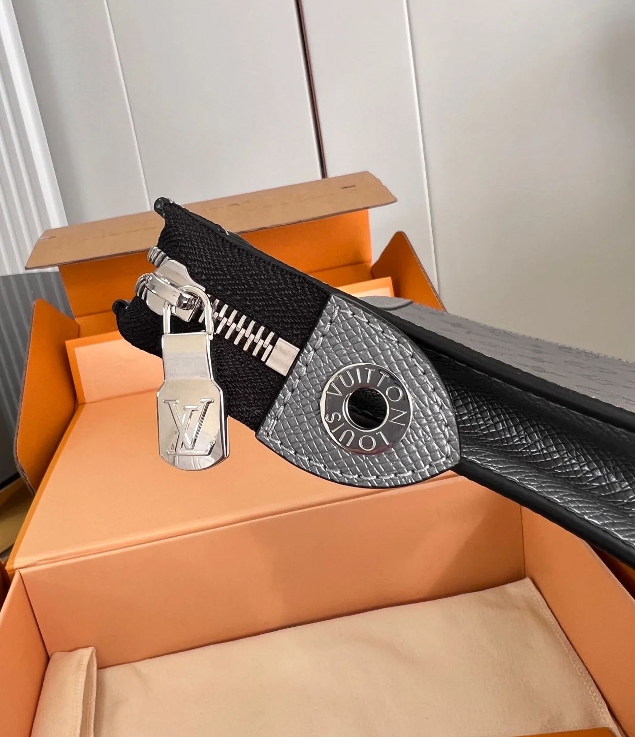 루이비통 포쉐트 보야주 MM 모노그램 캔버스 클러치 M30840