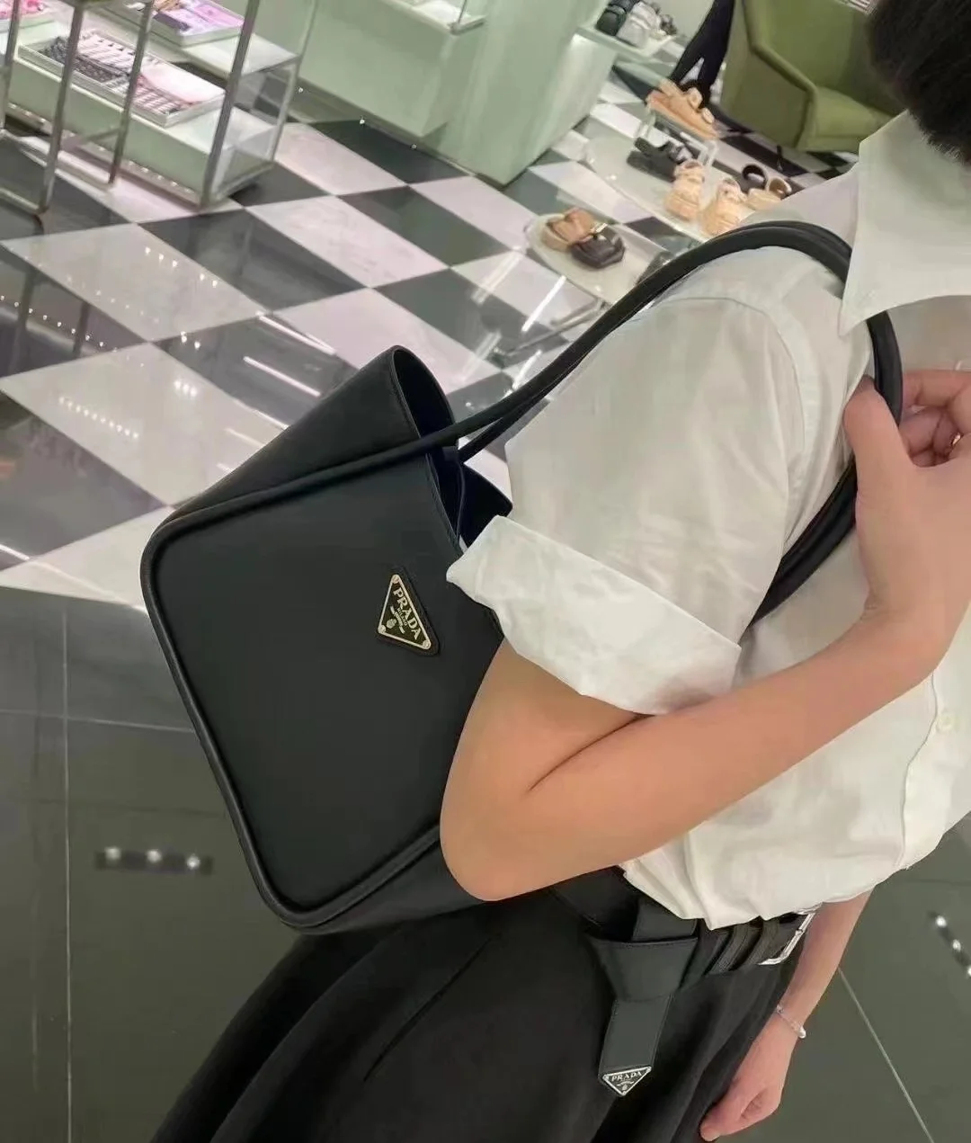 프라다  가죽 미니 토트백 1BG539