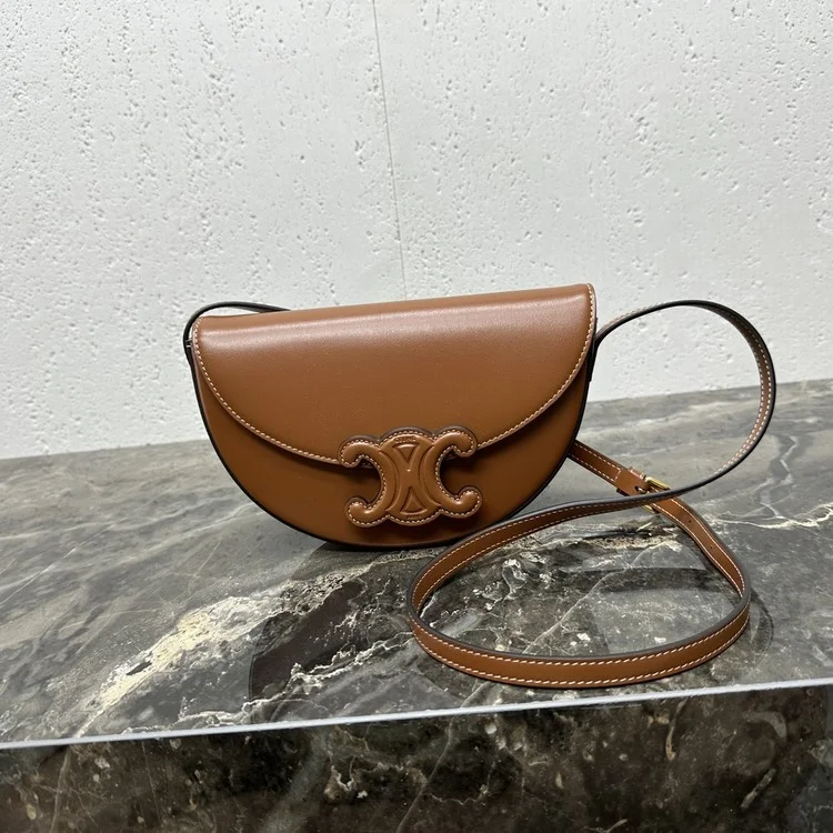 셀린느 퀴르 트리옹프 베사체 백