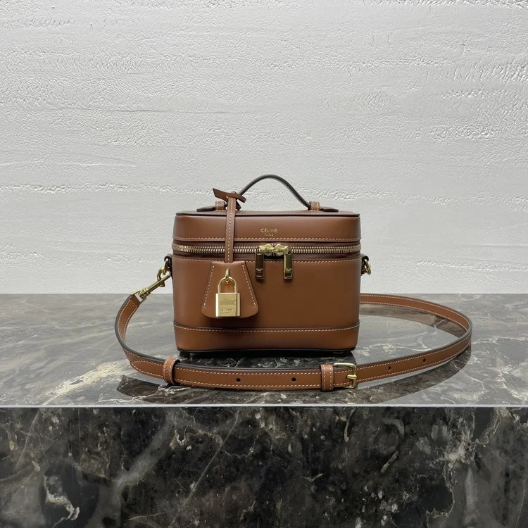 셀린느 베니티 내츄럴 카프스킨 탄