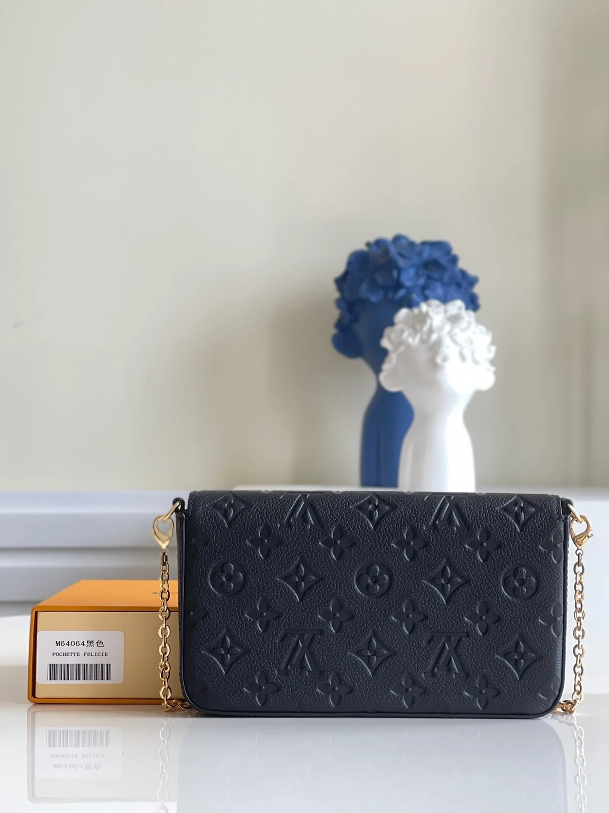 루이비통 포쉐트 펠리시 M64064