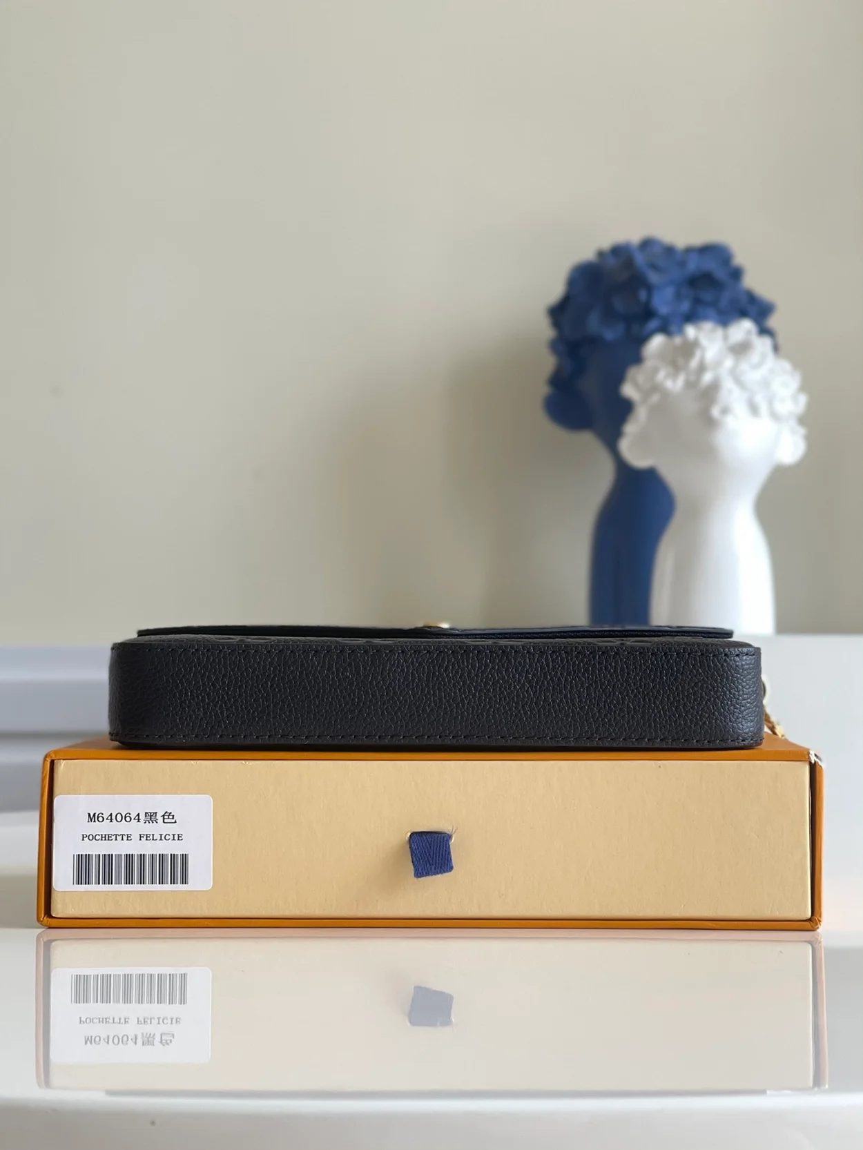 루이비통 포쉐트 펠리시 M64064