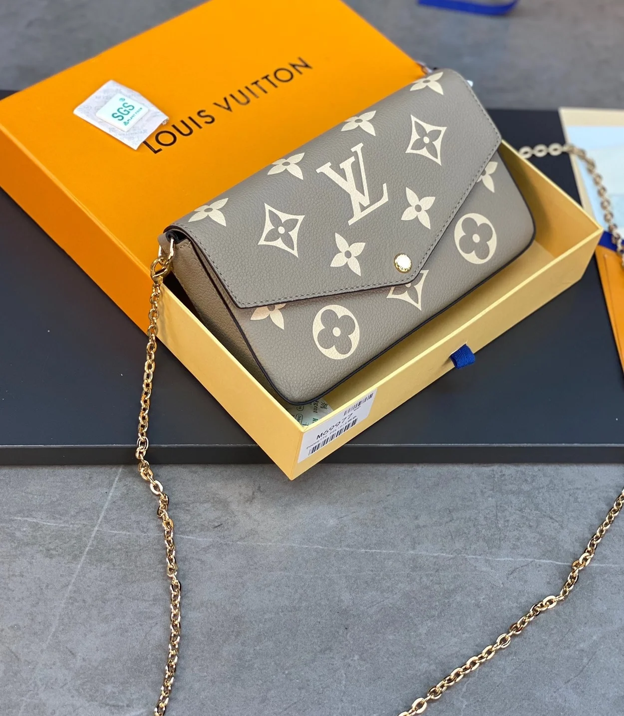 루이비통 포쉐트 펠리시 M69977