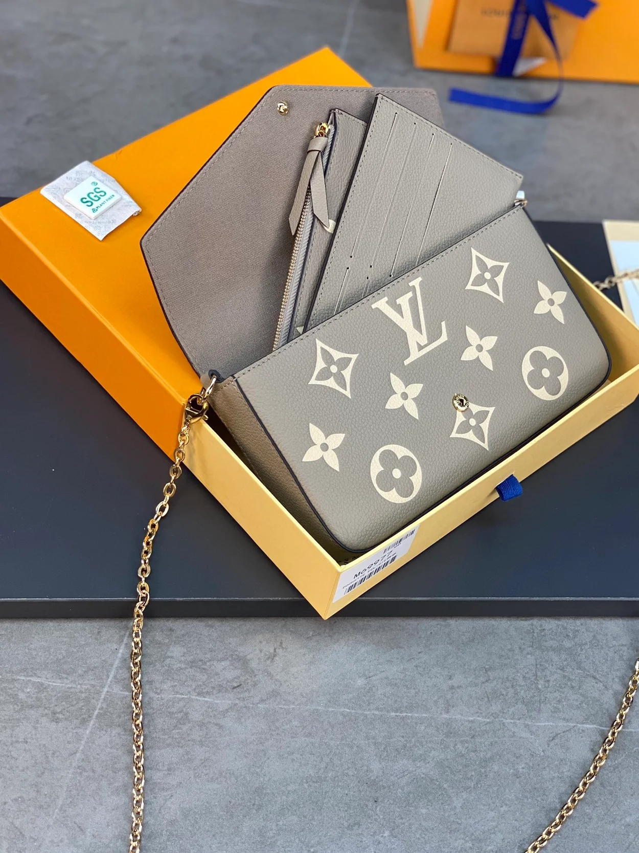 루이비통 포쉐트 펠리시 M69977