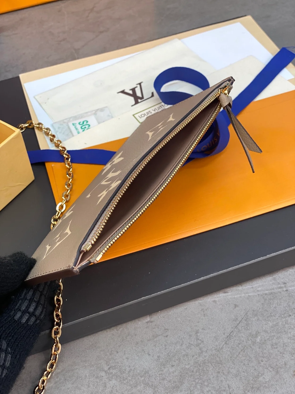 루이비통 포쉐트 펠리시 M69977