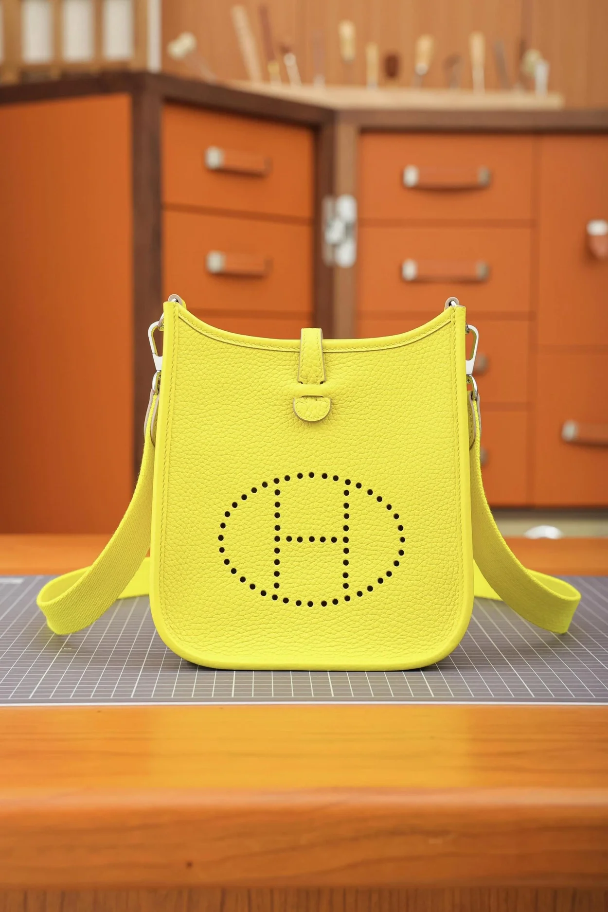 에르메스 에블린 16 레몬 팔라듐 하드웨어 (100% HAND MADE)