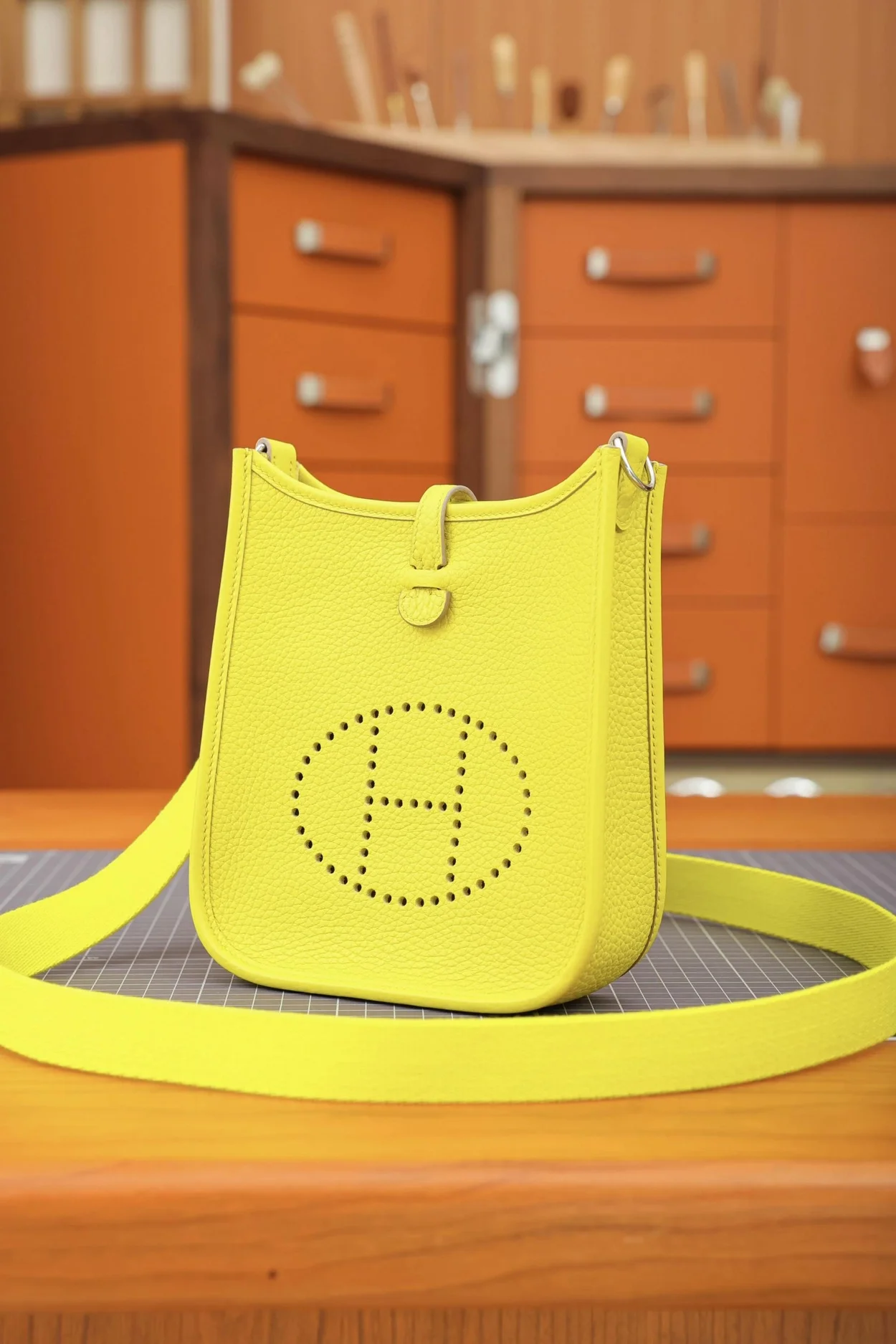 에르메스 에블린 16 레몬 팔라듐 하드웨어 (100% HAND MADE)