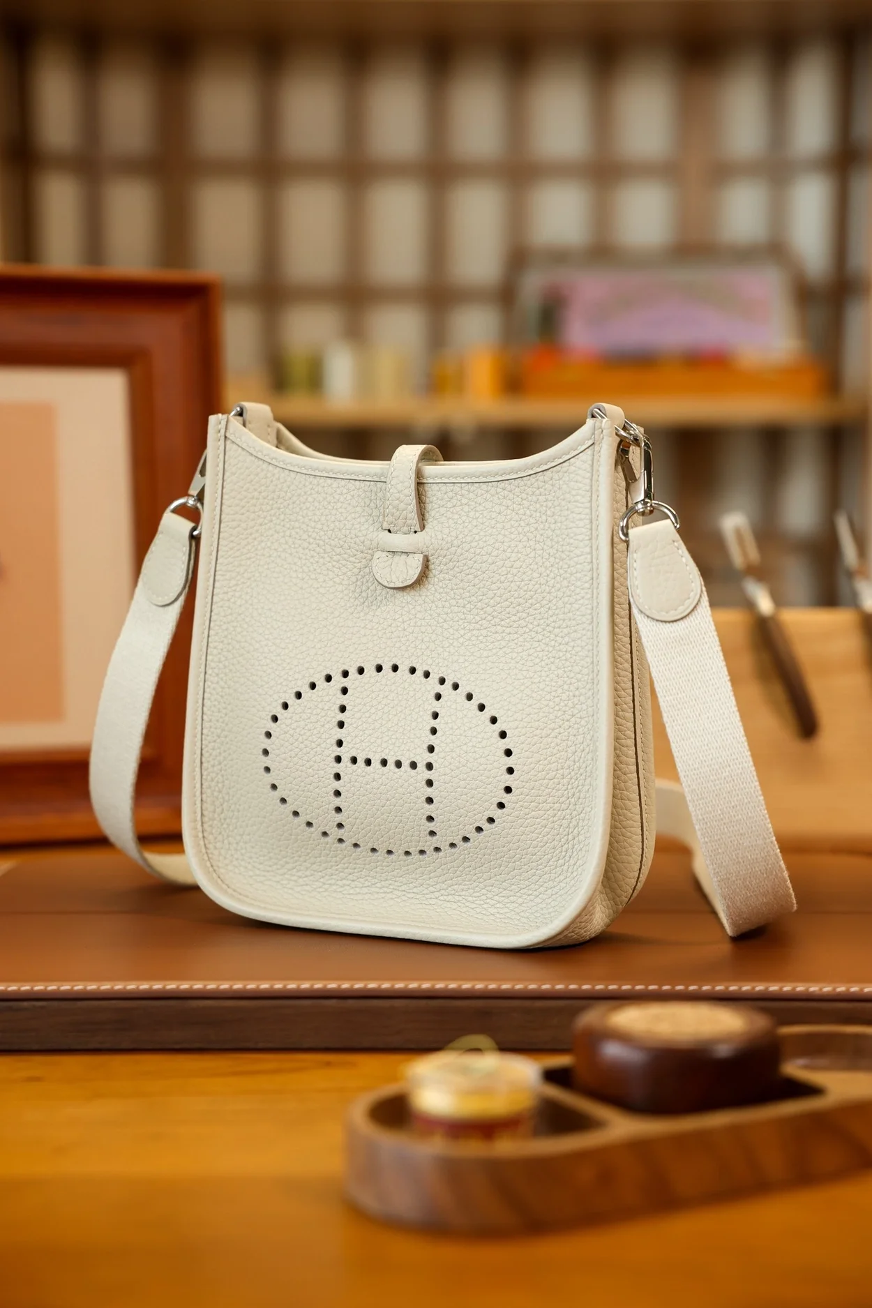 에르메스 에블린 16 아마존 백 아이보리 클레망스 & 팔라듐 하드웨어 (100% HAND MADE)