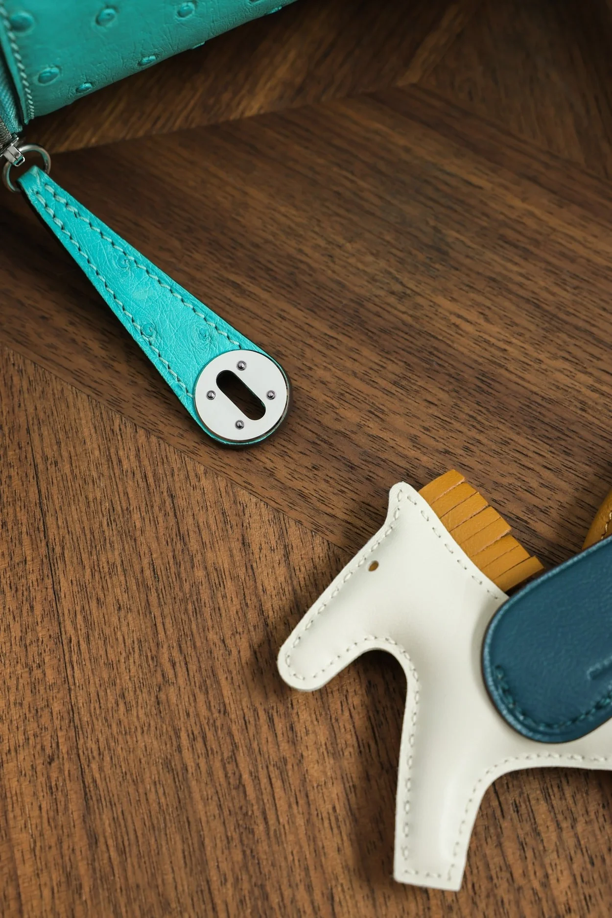 에르메스 린디 미니 티파니 블루 오스트리치 팔라듐 하드웨어 (100% HAND MADE)