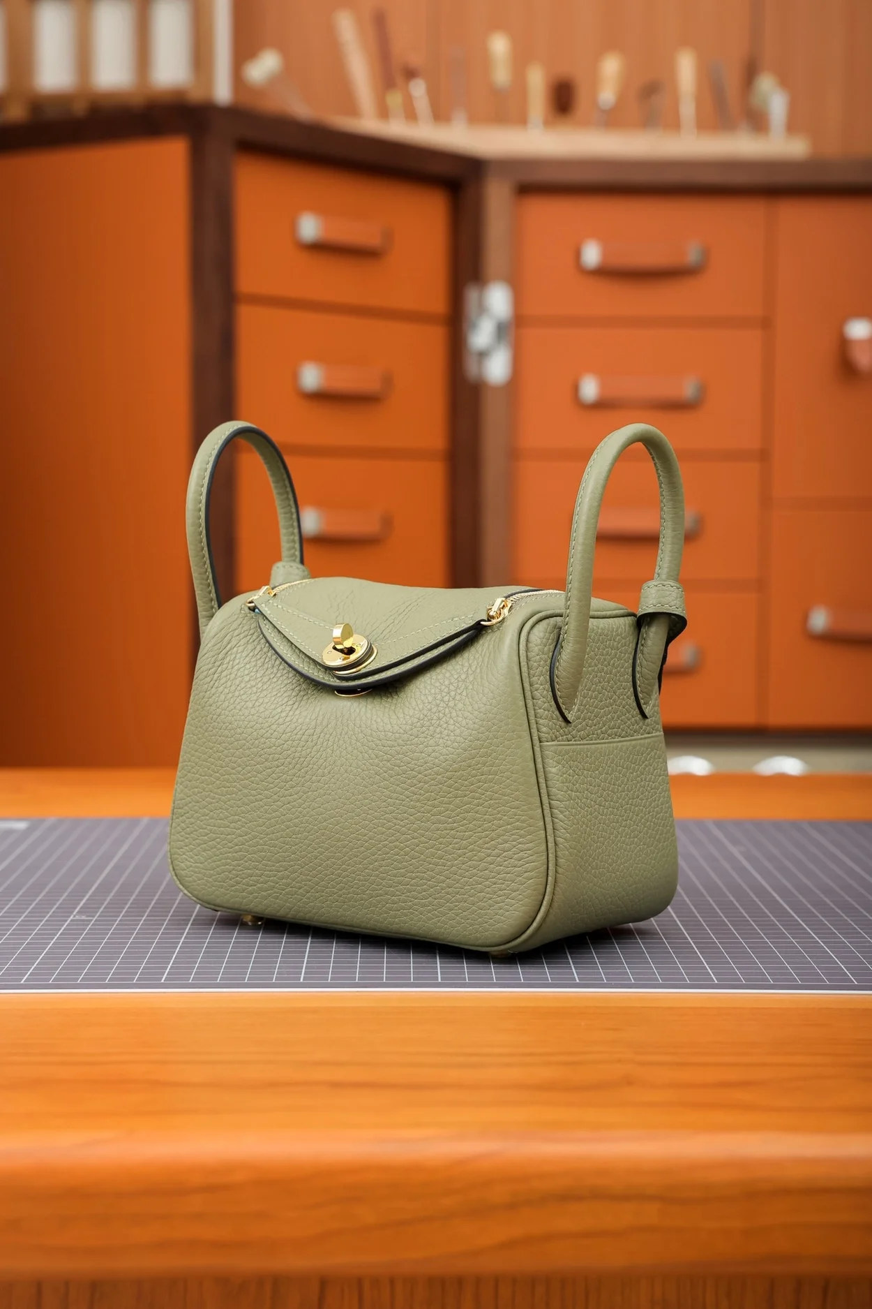 에르메스 린디 미니 소쥬 클레망스 골드 하드웨어 (100% HAND MADE)