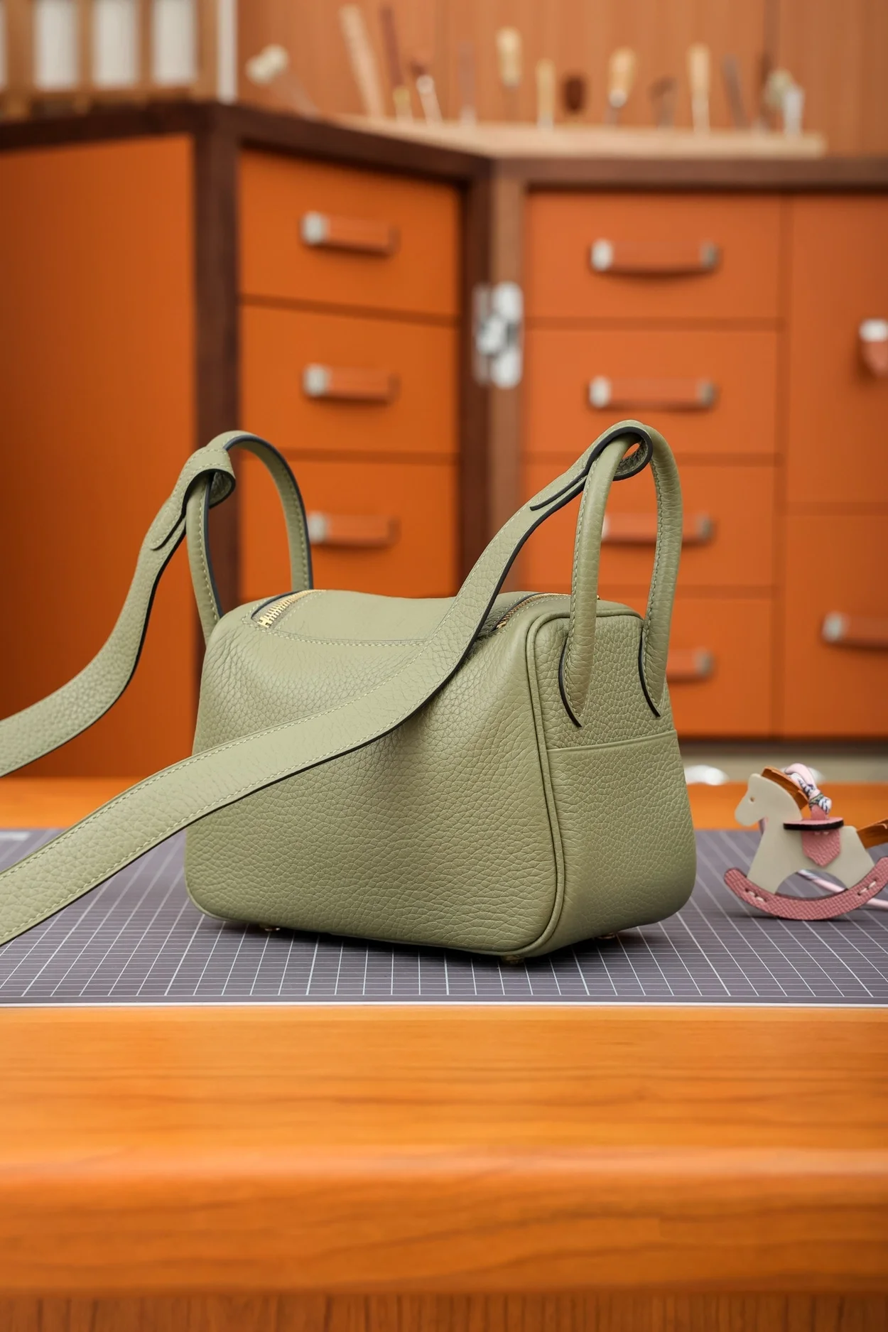 에르메스 린디 미니 소쥬 클레망스 골드 하드웨어 (100% HAND MADE)