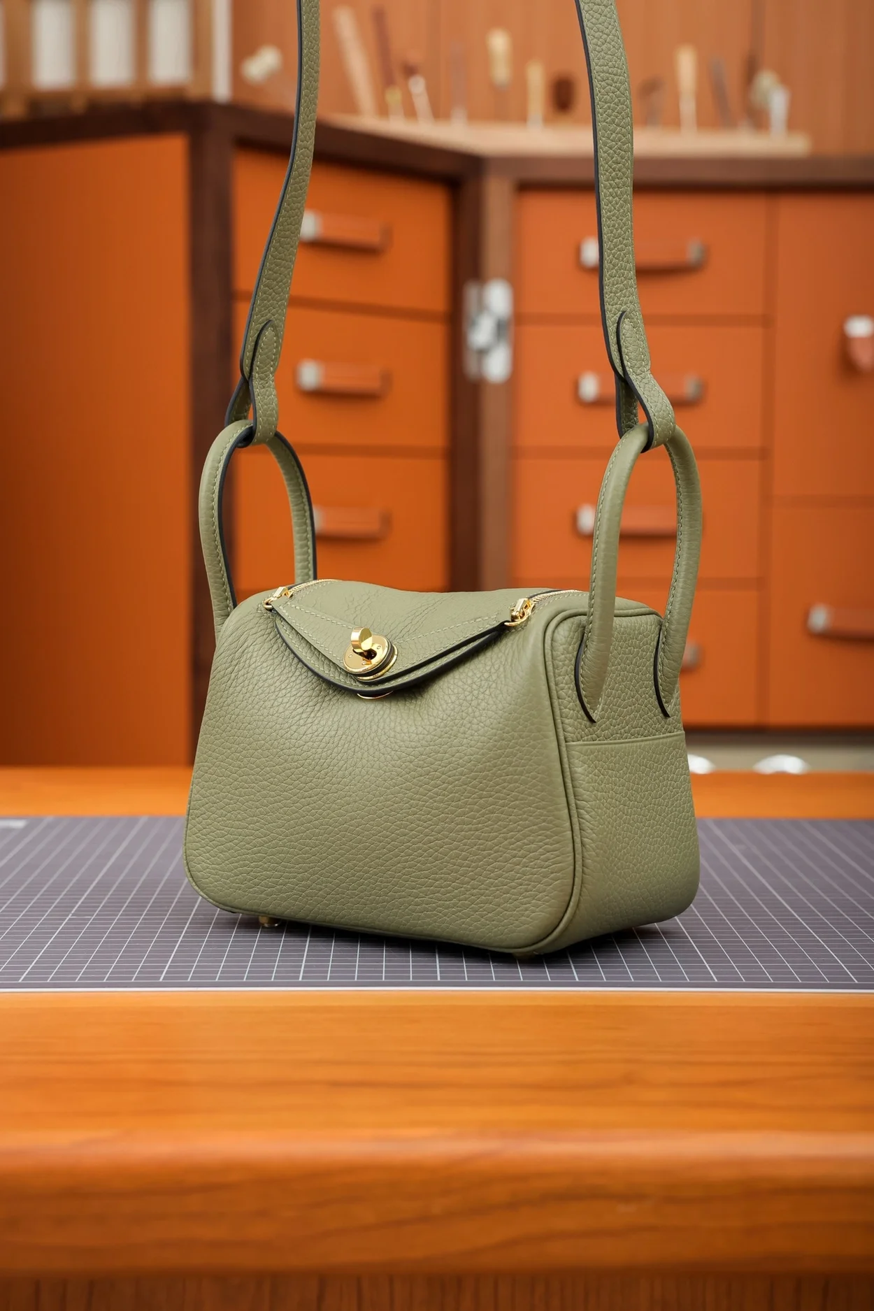 에르메스 린디 미니 소쥬 클레망스 골드 하드웨어 (100% HAND MADE)