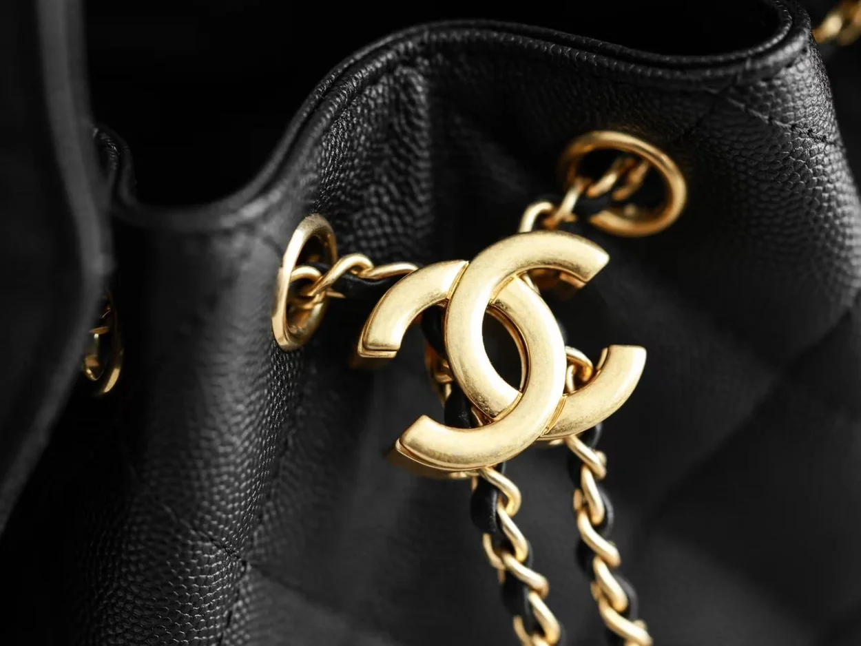 샤넬 25백 미니 블랙 금장 캐비어 호보백