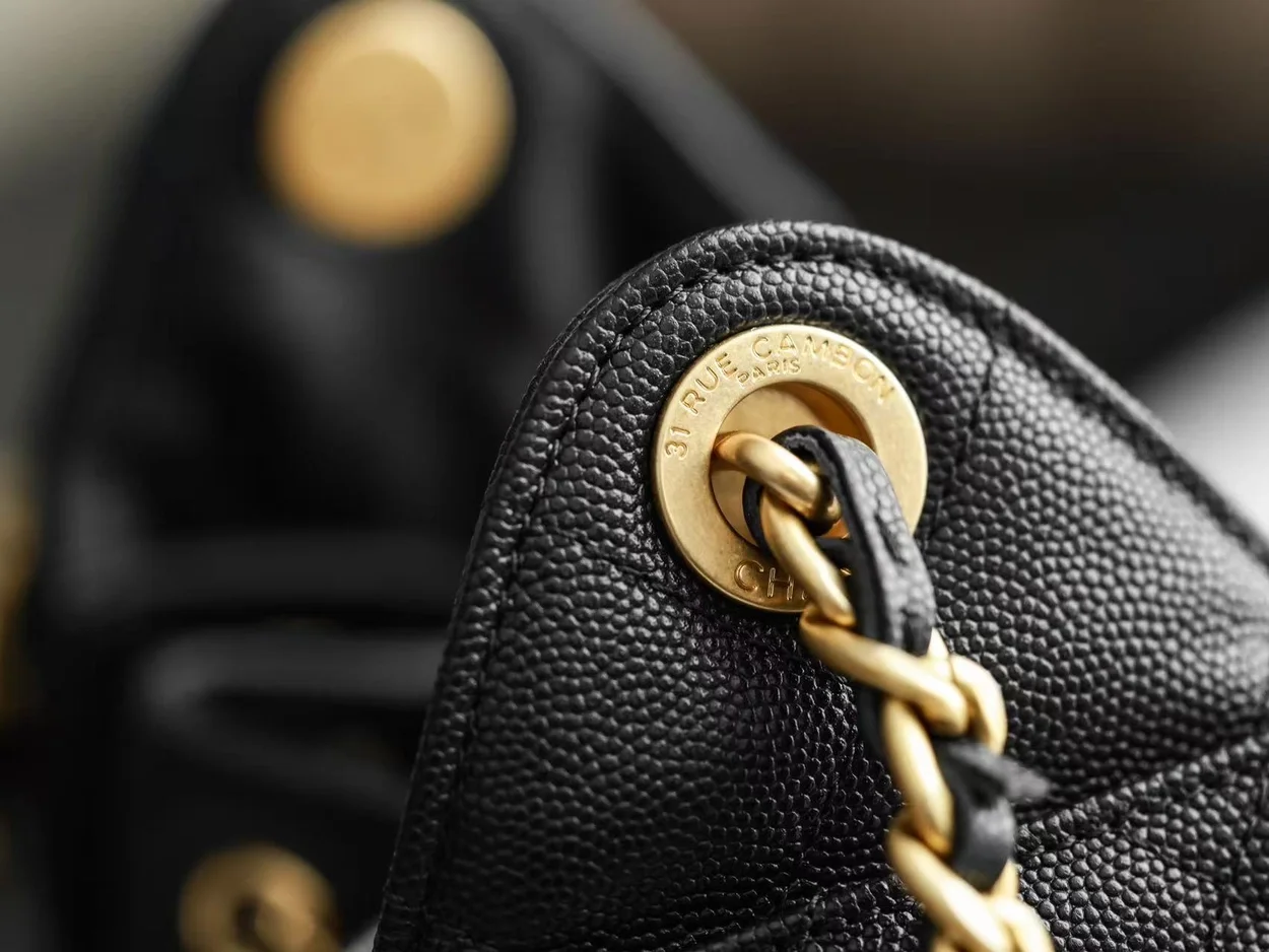 샤넬 25백 미니 블랙 금장 캐비어 호보백