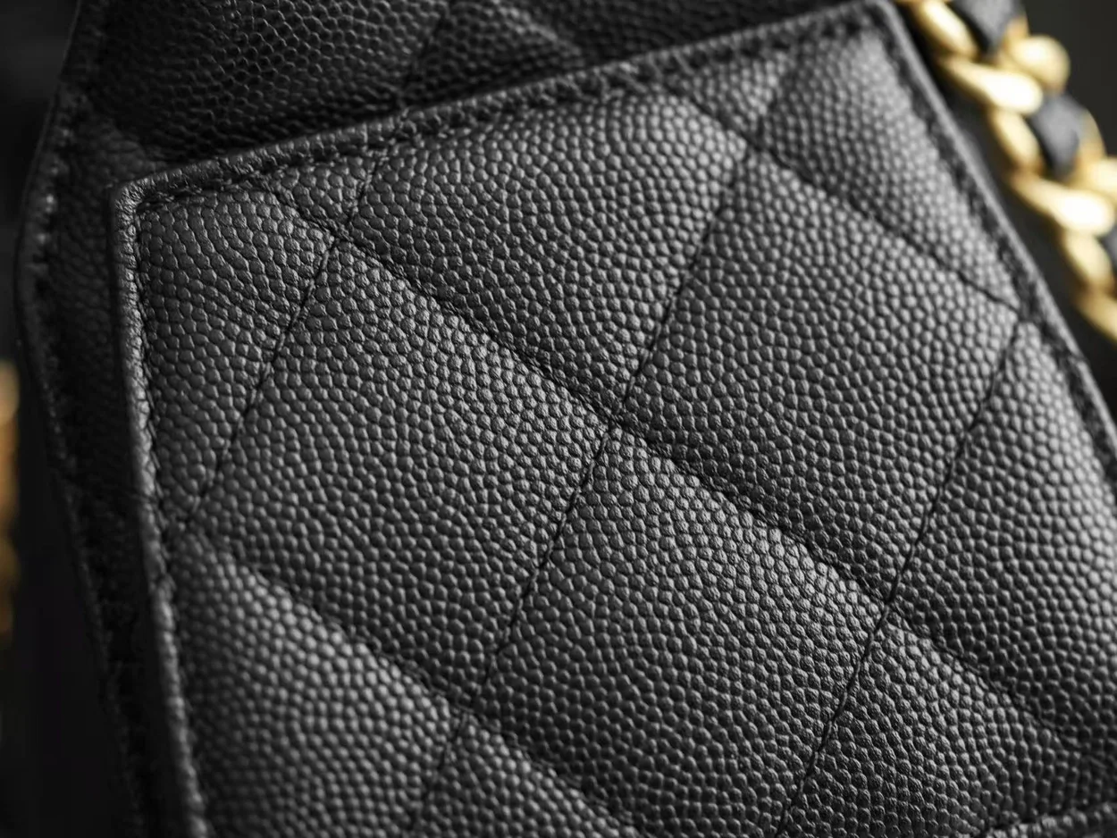 샤넬 25백 미니 블랙 금장 캐비어 호보백