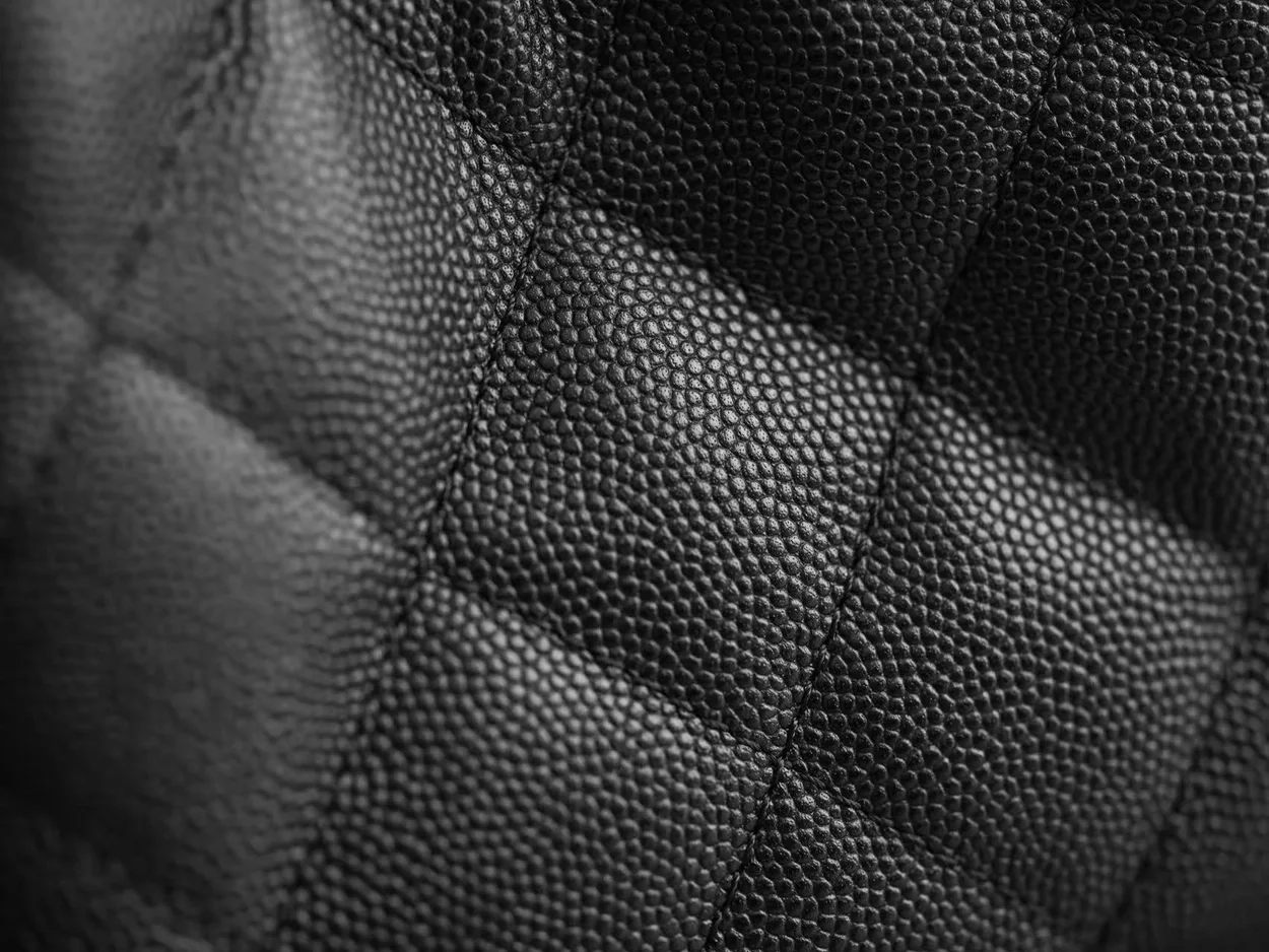 샤넬 25백 미니 블랙 금장 캐비어 호보백