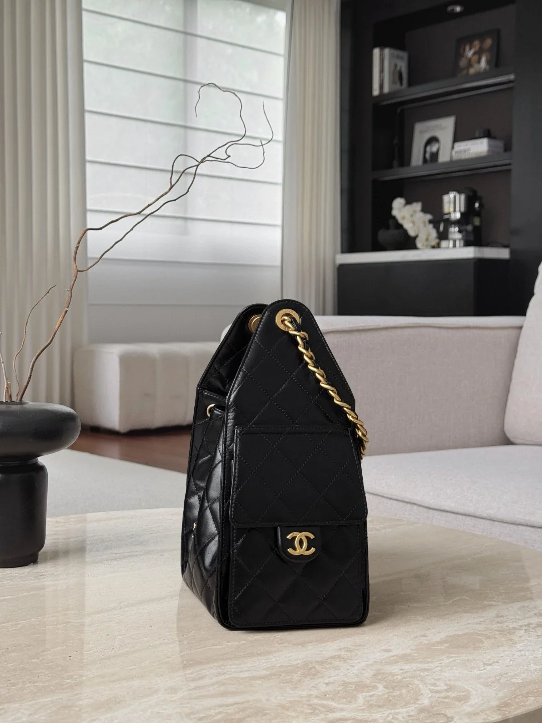 샤넬 25백 스몰 블랙 샤이니 카프스킨 호보백