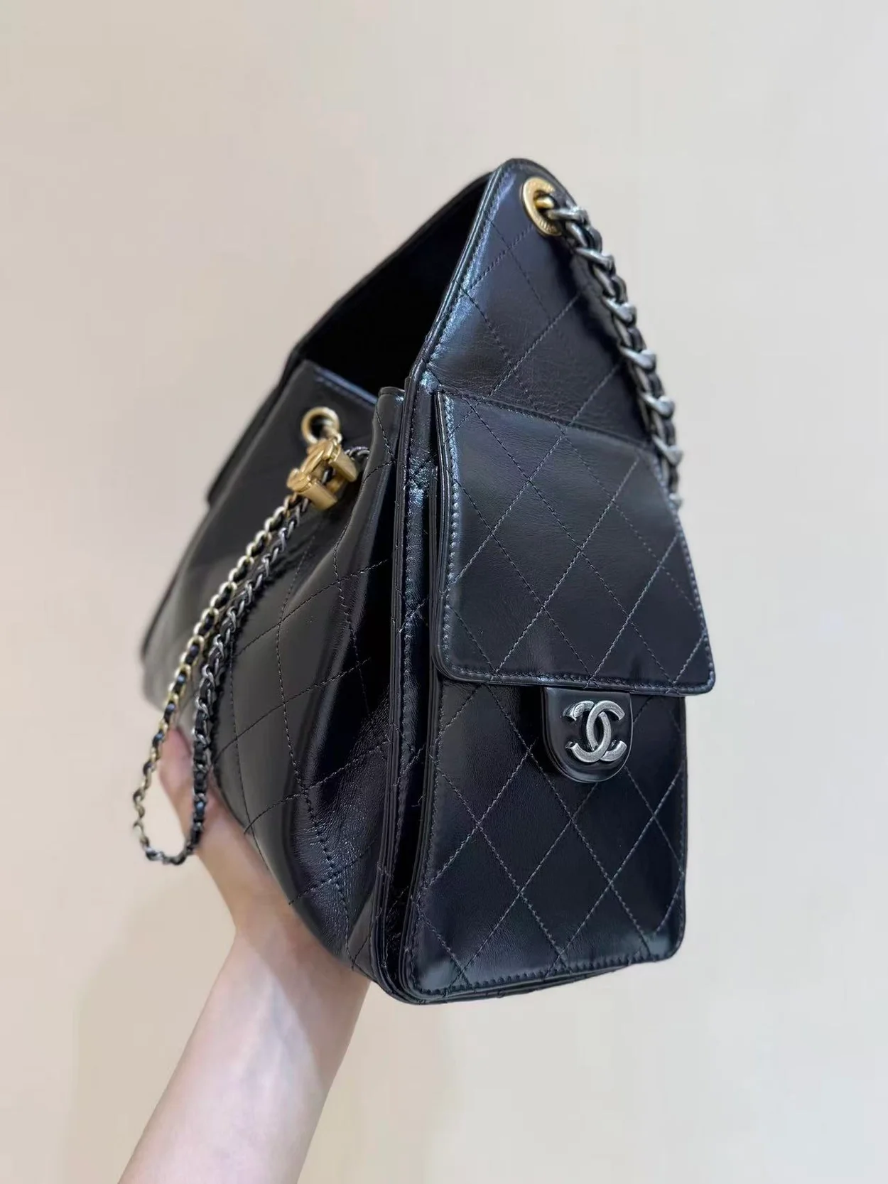 샤넬 25B 샤이니 카프스킨 스몰 호보백