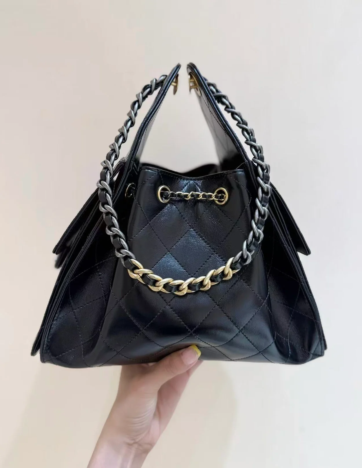 샤넬 25B 샤이니 카프스킨 스몰 호보백