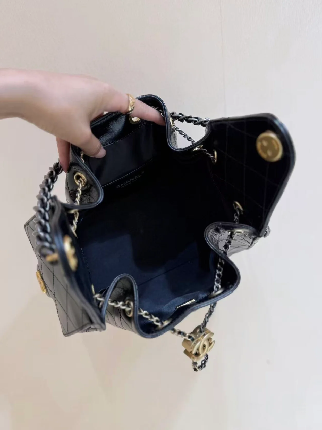 샤넬 25B 샤이니 카프스킨 스몰 호보백