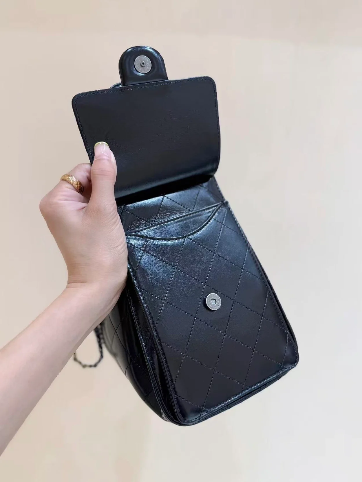 샤넬 25B 샤이니 카프스킨 스몰 호보백