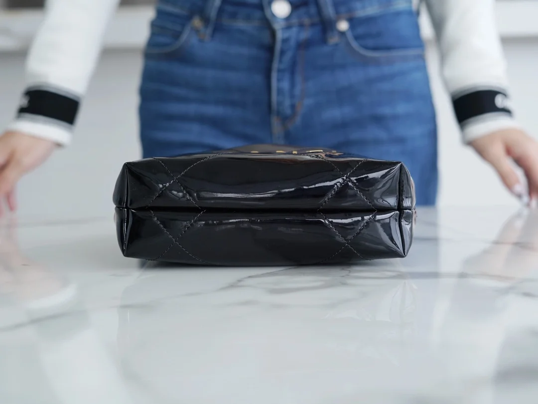 샤넬 24SS 22백 미니 블랙 금장