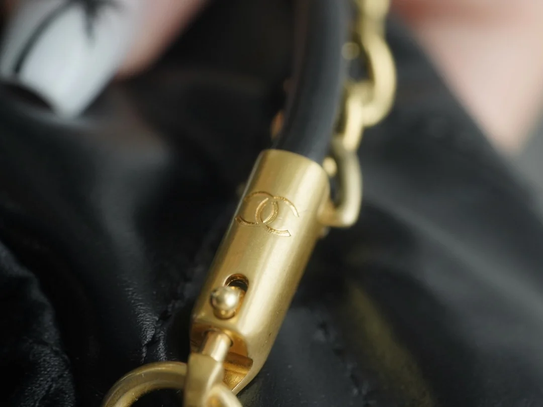 샤넬 24SS 22백 미니 블랙 금장