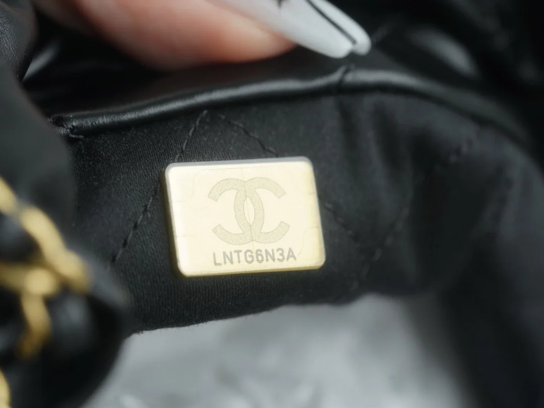 샤넬 24SS 22백 미니 블랙 금장