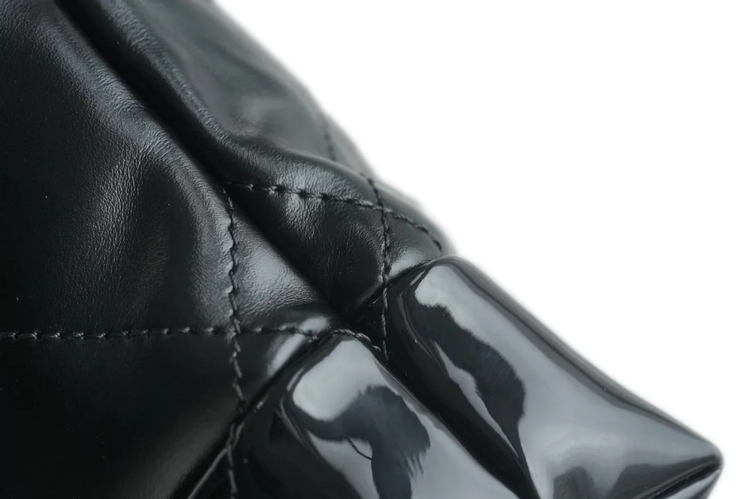 샤넬 24SS 22백 미니 블랙 금장