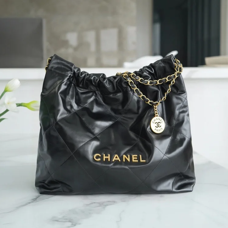 샤넬 22백 미디엄 블랙 금장