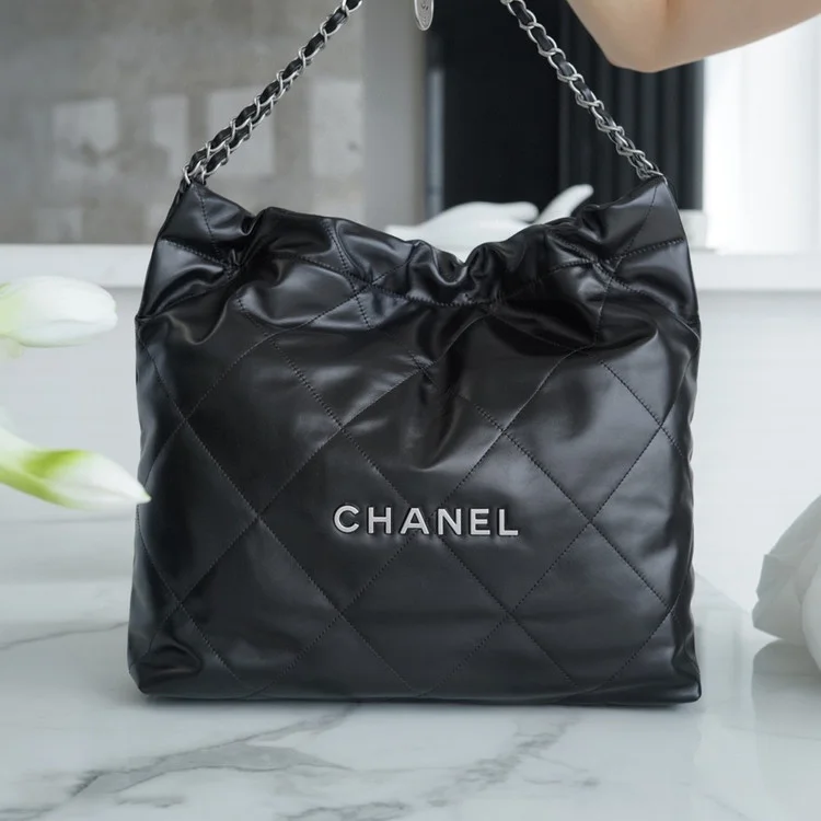 샤넬 22백 미디엄 블랙 은장