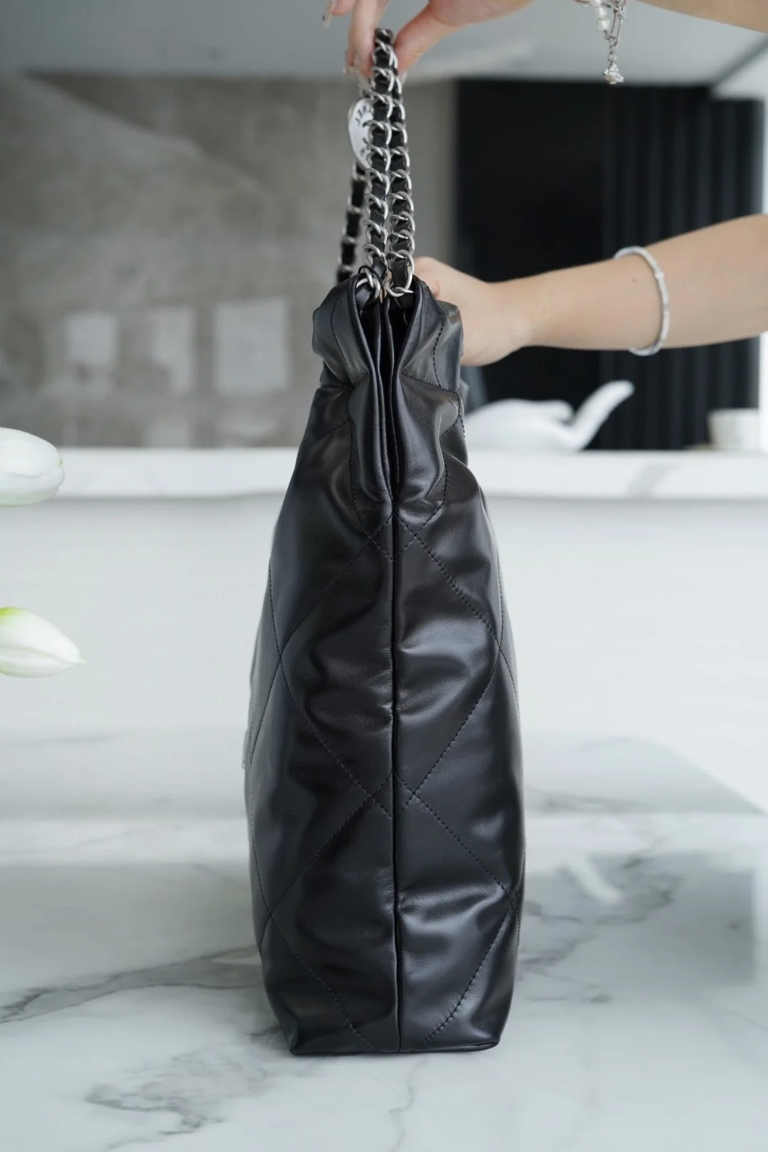 샤넬 22백 미디엄 블랙 은장